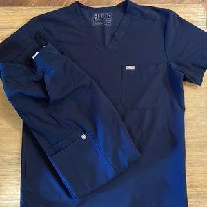 Axim pants, chisec top